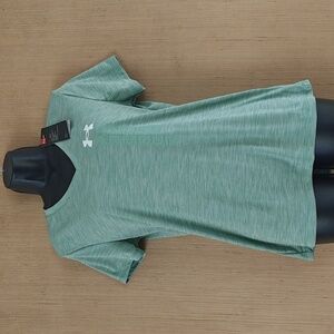 NWT Under Armour tee